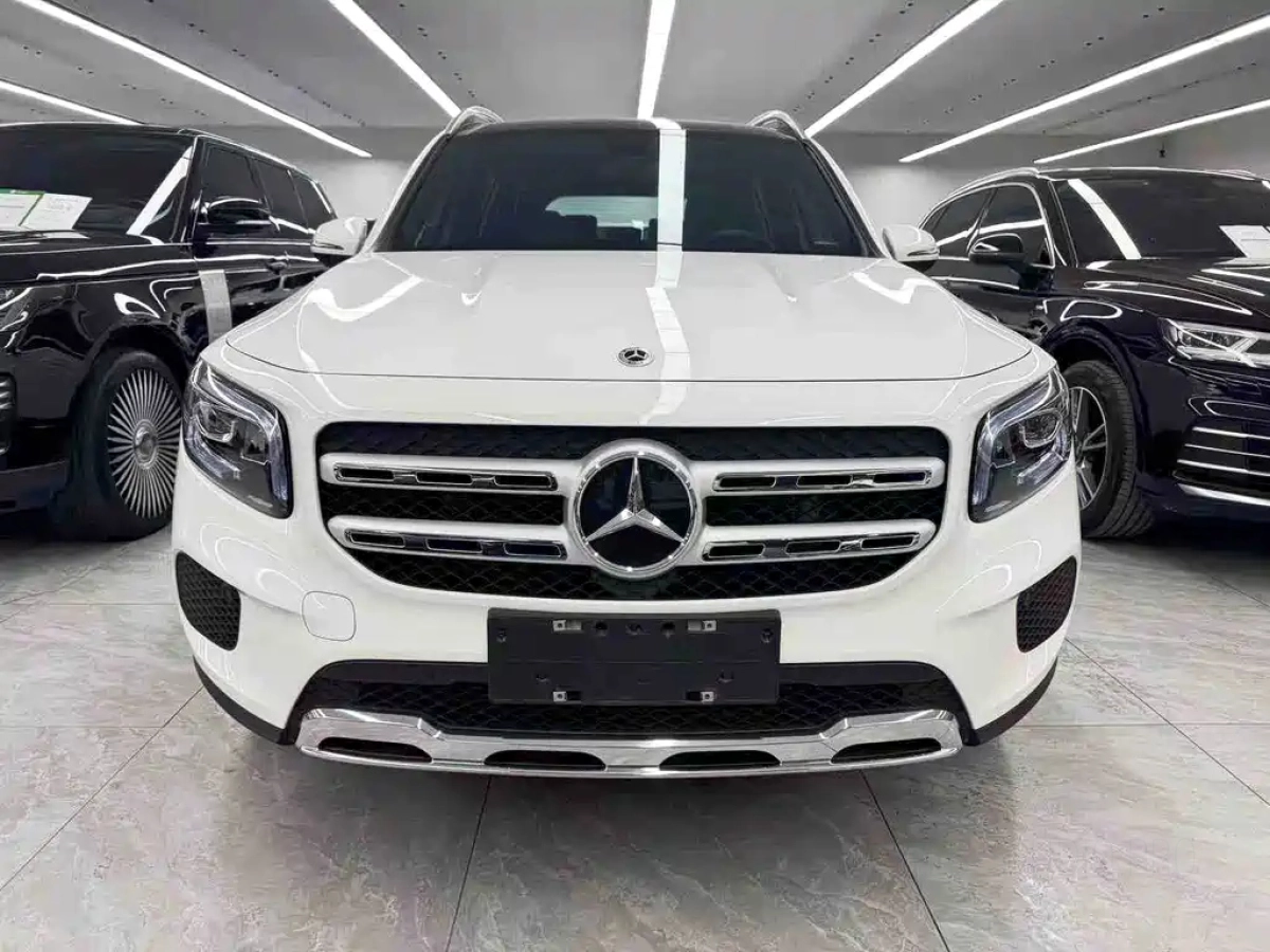 MERCEDES-BENZ GLB