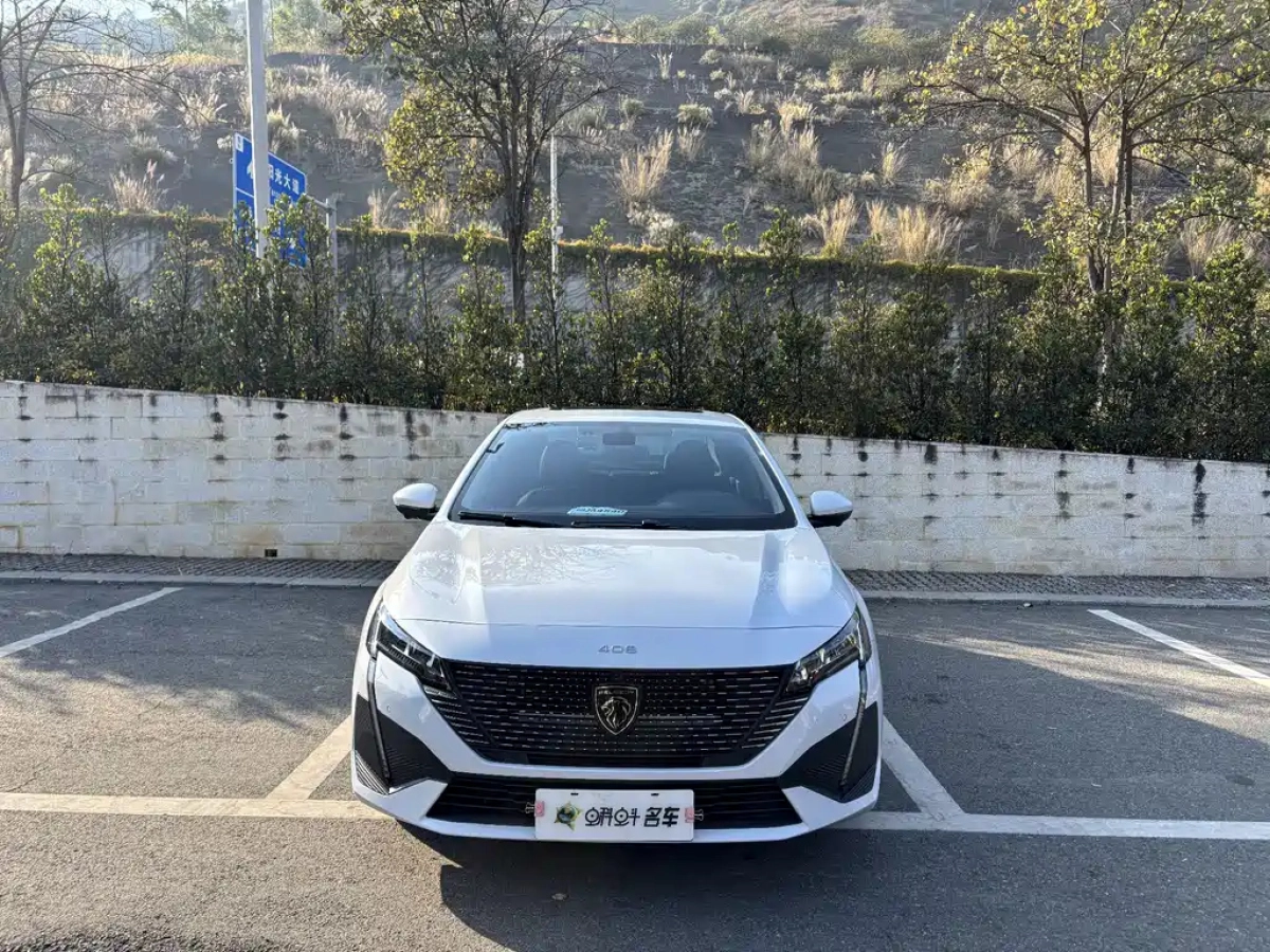 PEUGEOT 408