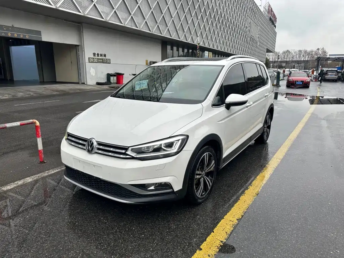 VOLKSWAGEN TOURAN  2020