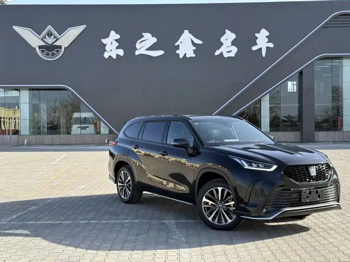 TOYOTA CROWN KLUGER  2025