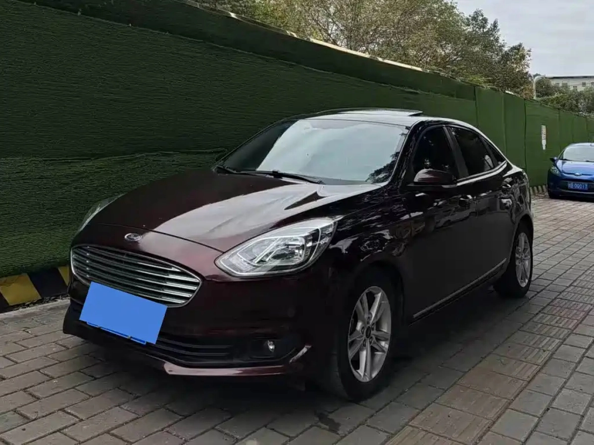 FORD FOCUS CLASSIC  2019