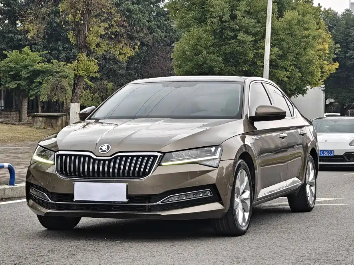 SKODA SUPERB