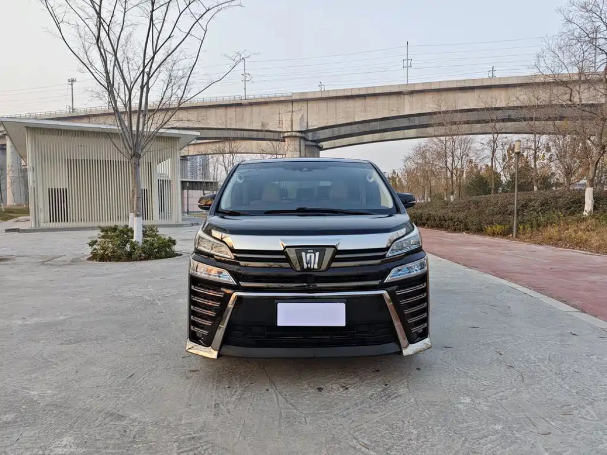 TOYOTA VELLFIRE