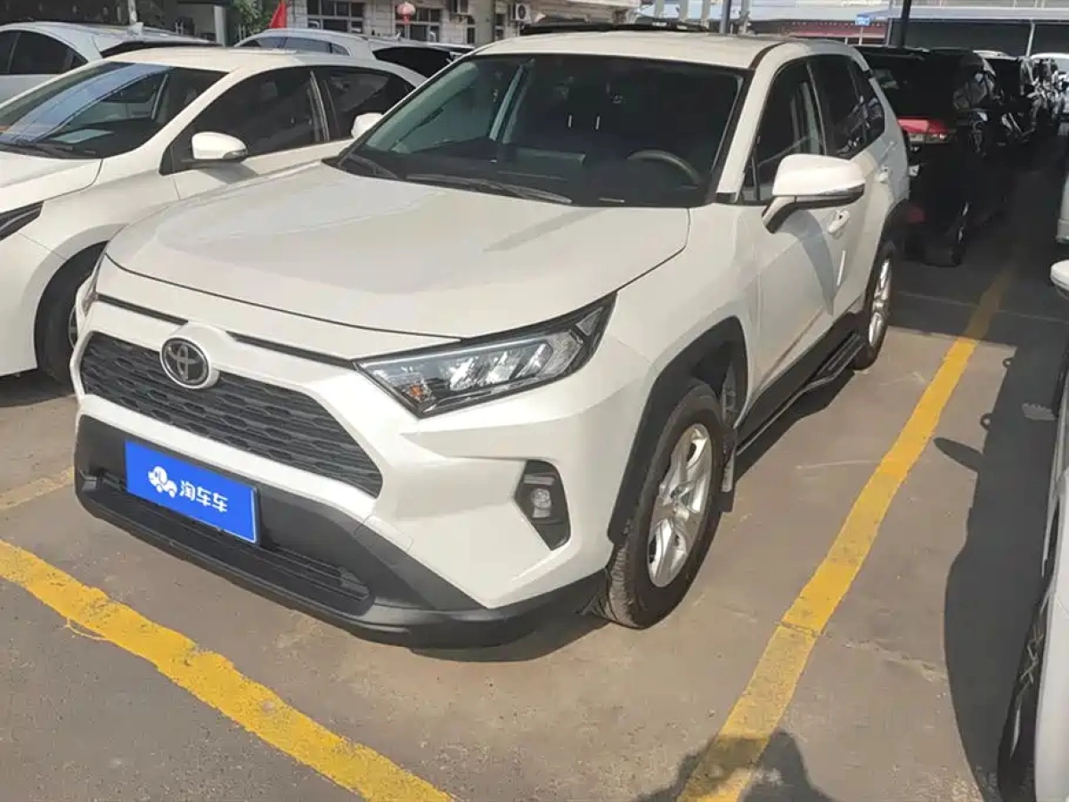 TOYOTA RAV4  2025