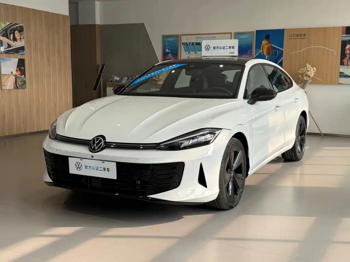 VOLKSWAGEN LAMANDO  2026