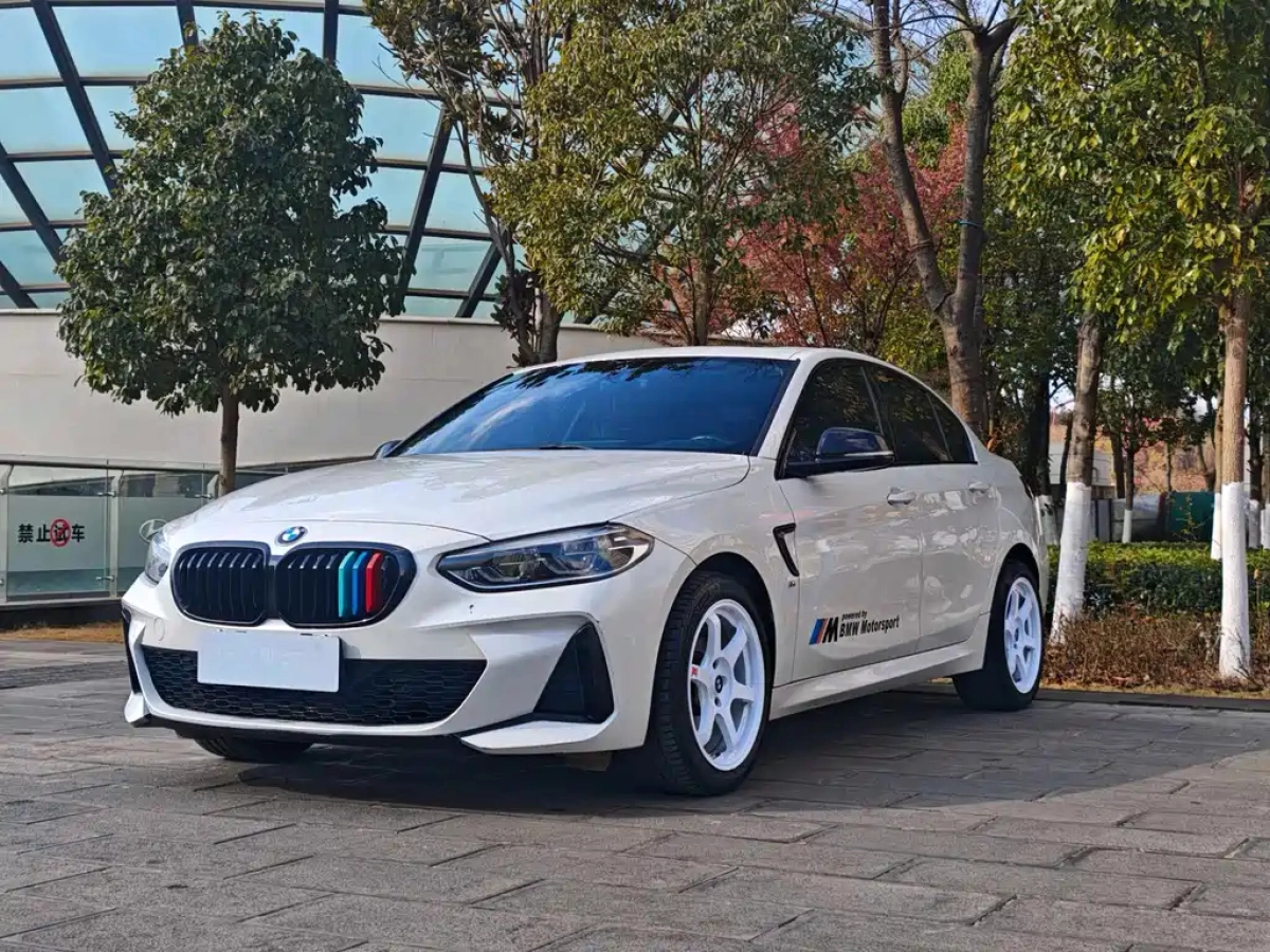 BMW 1-SERIES  2023