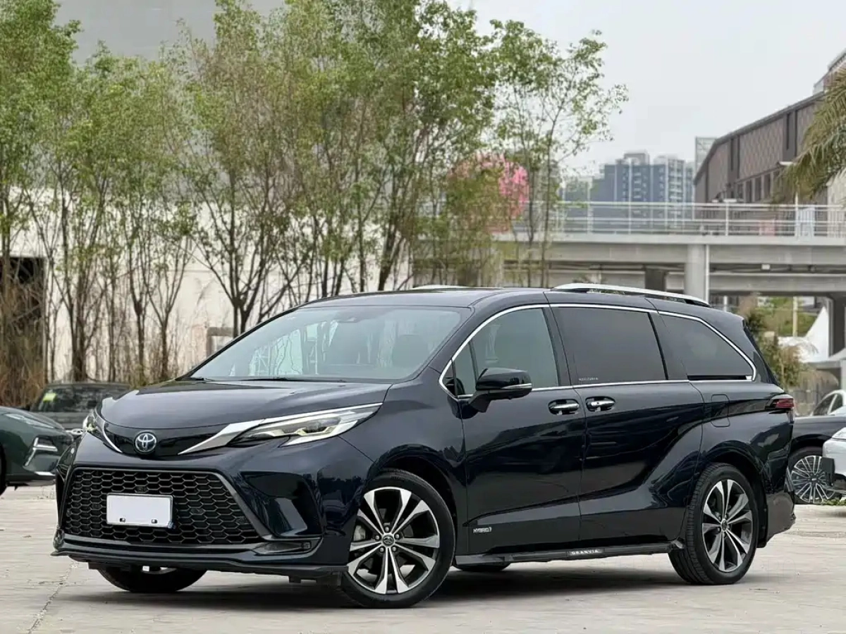 TOYOTA SIENNA