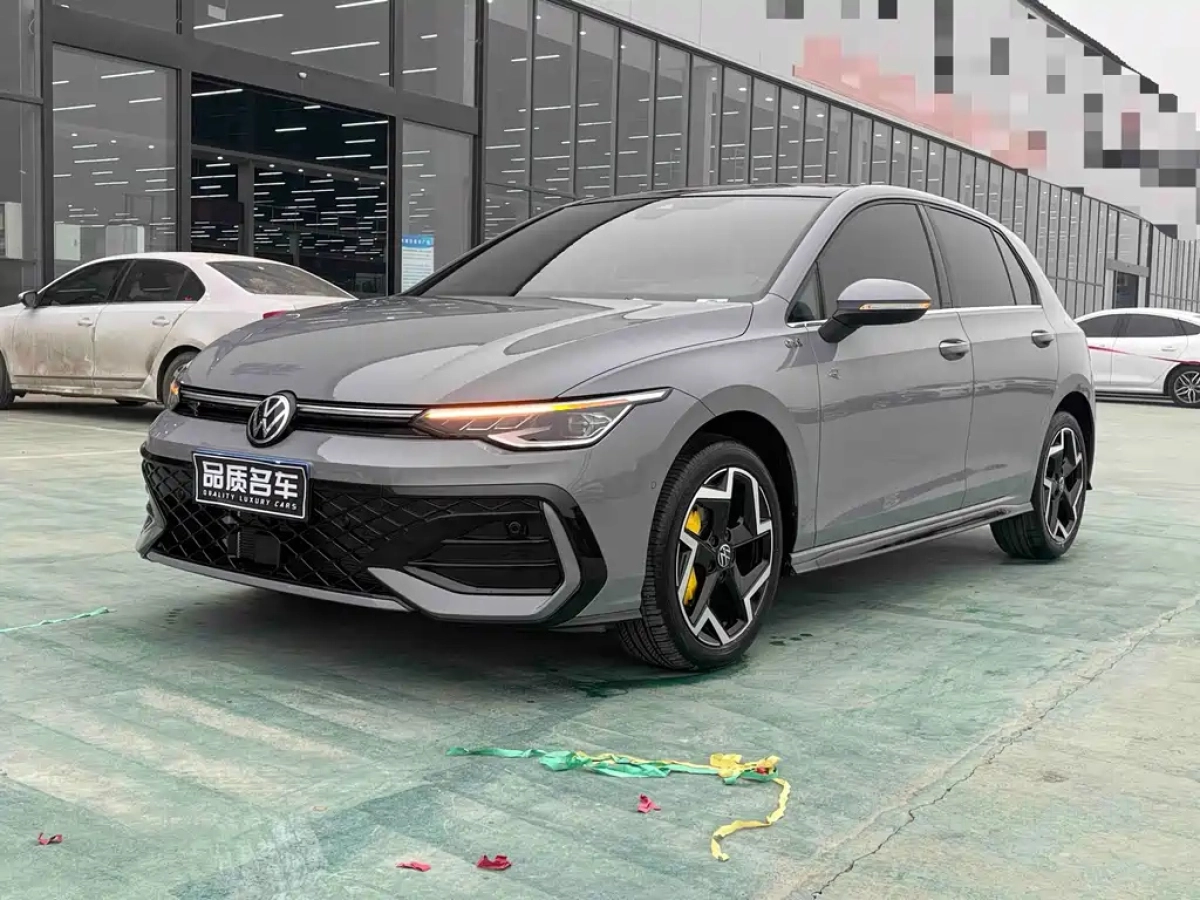 VOLKSWAGEN GOLF  2025