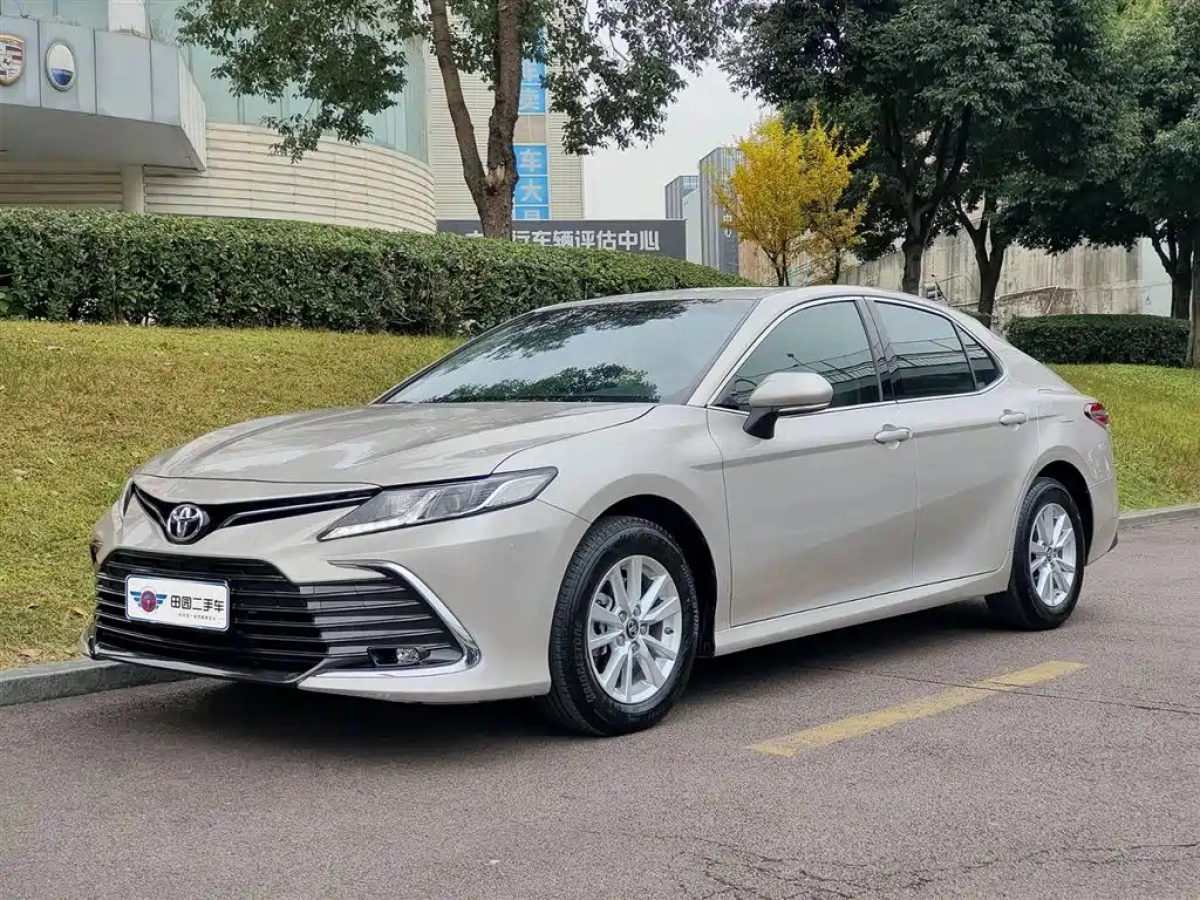 TOYOTA CAMRY  2024