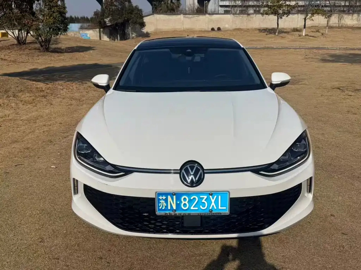 VOLKSWAGEN LAMANDO
