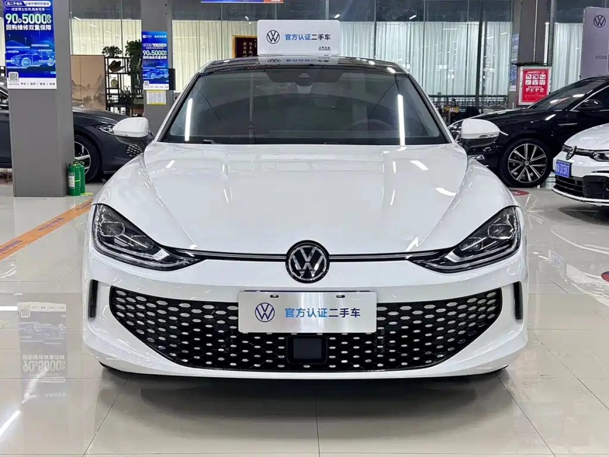 VOLKSWAGEN LAMANDO