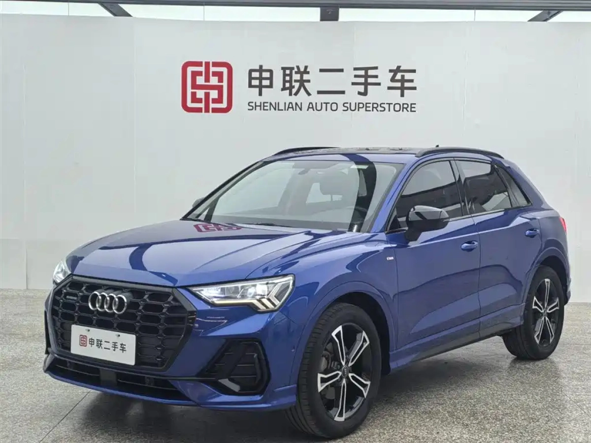 AUDI Q3  2021