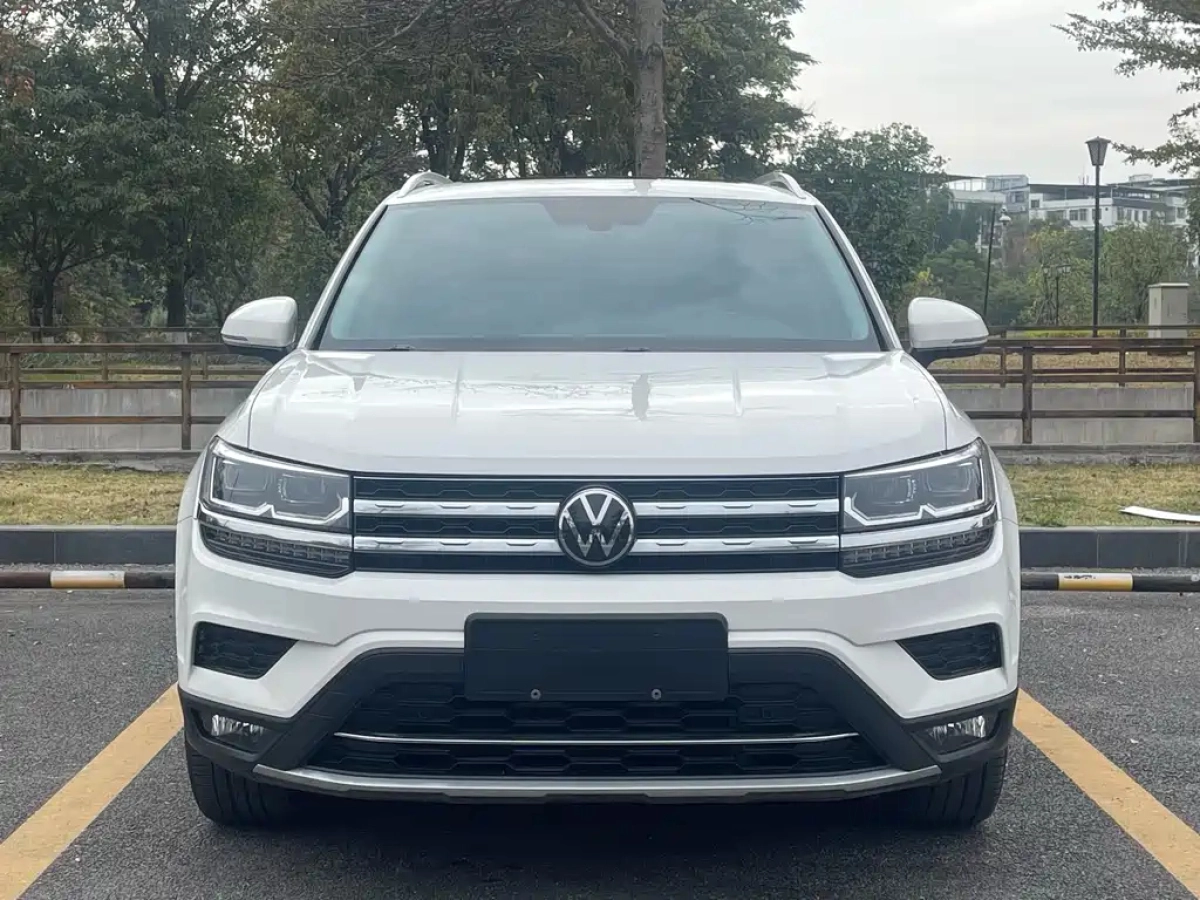 VOLKSWAGEN THARU  2021