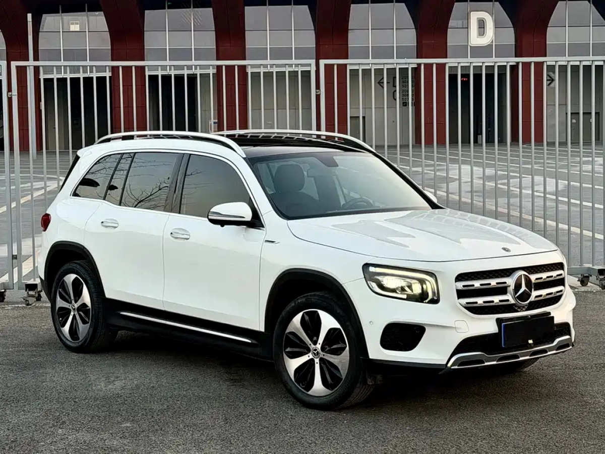 MERCEDES-BENZ GLB