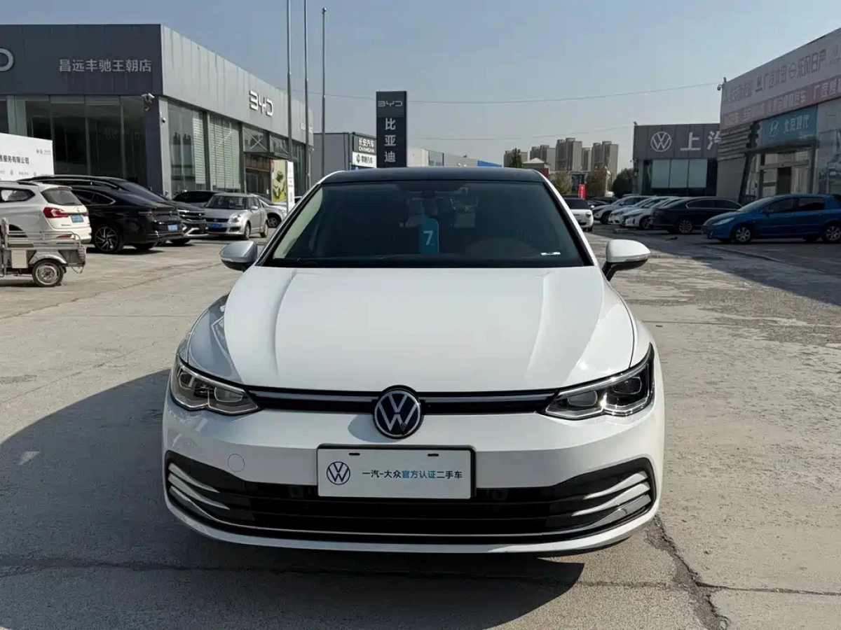 VOLKSWAGEN GOLF