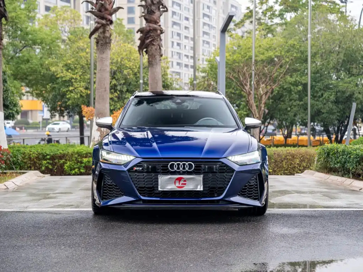 AUDI RS 6