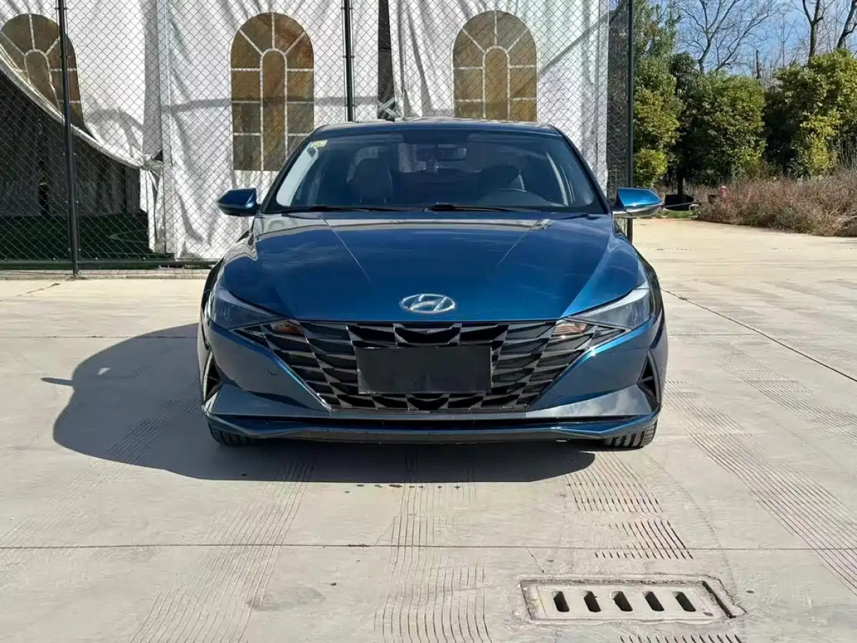 HYUNDAI ELANTRA
