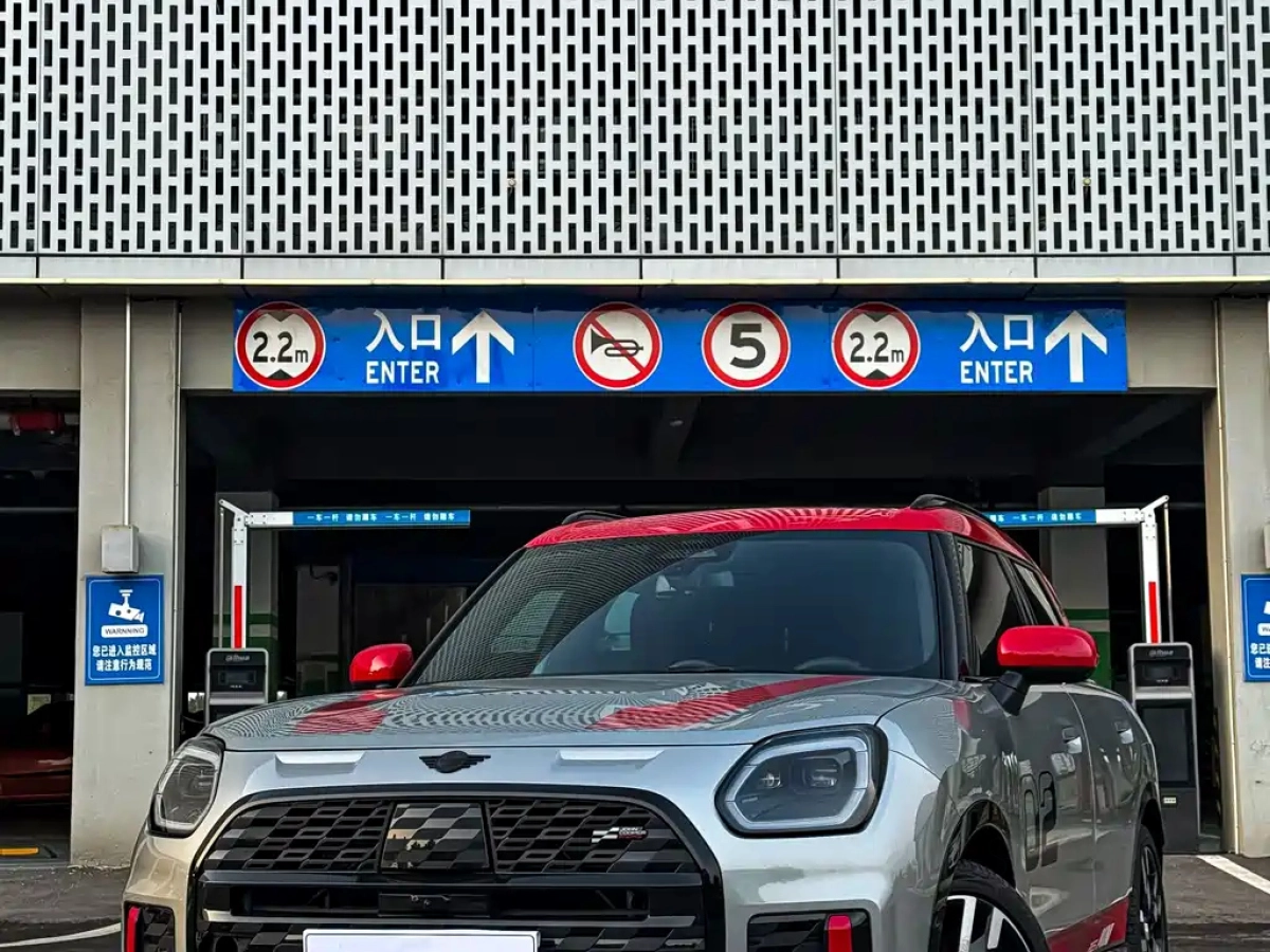 MINI JCW COUNTRYMAN  2025