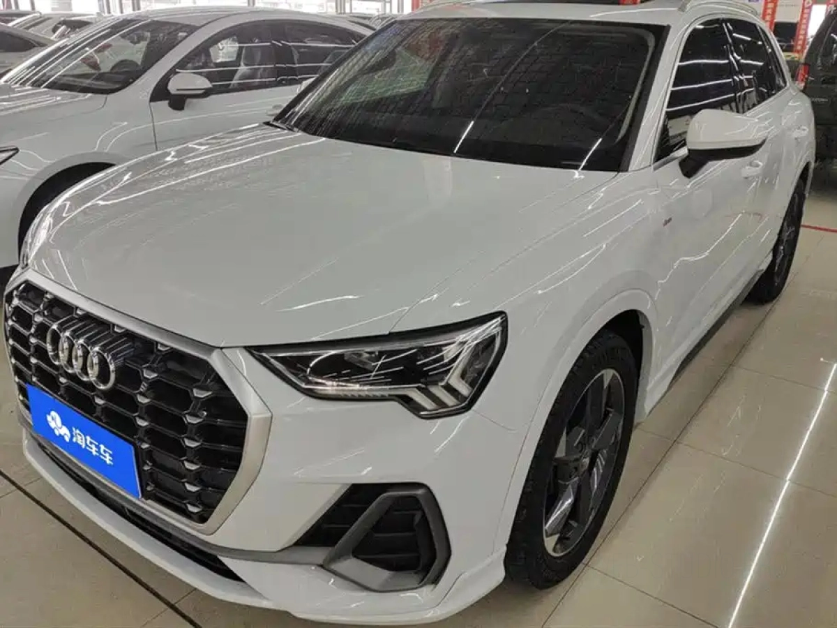 AUDI Q3  2019