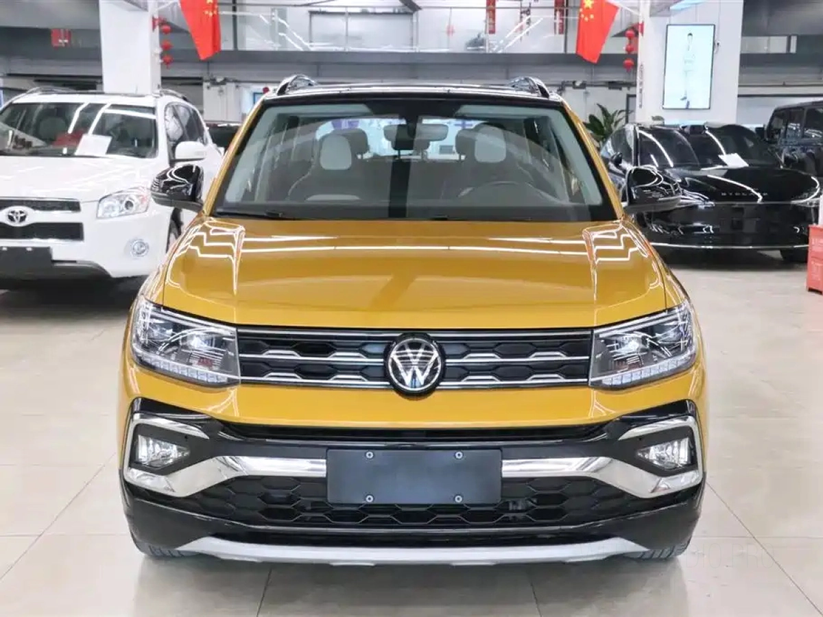 VOLKSWAGEN T-CROSS
