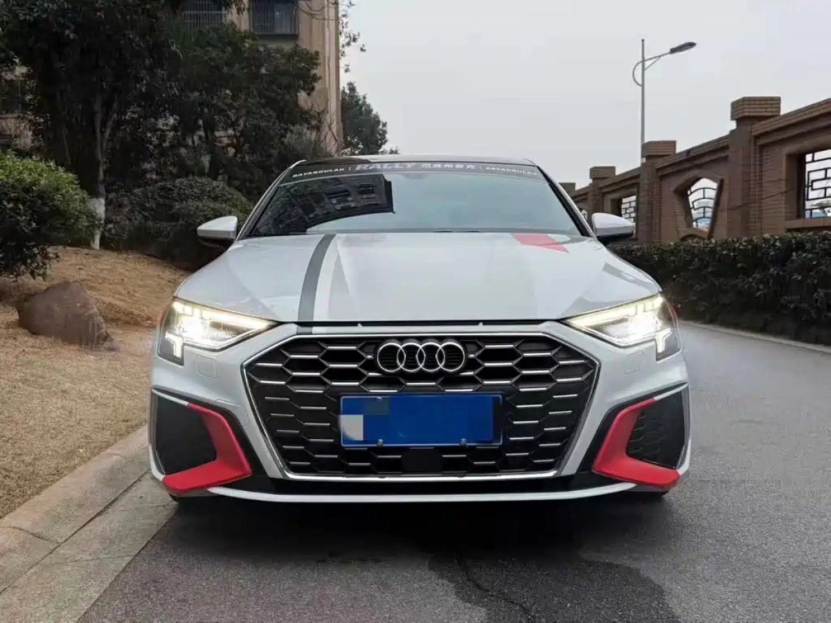 AUDI A3  2024