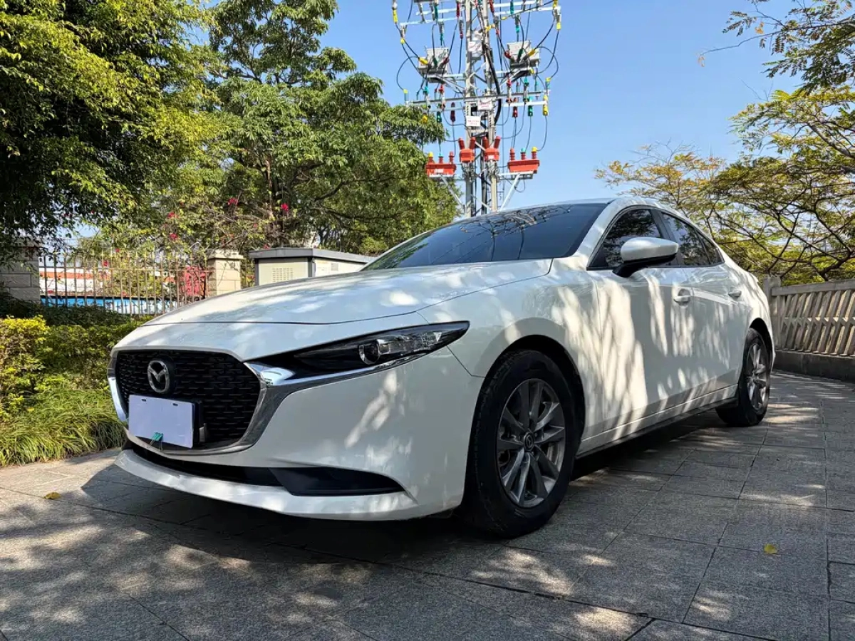 MAZDA 3 AXELA