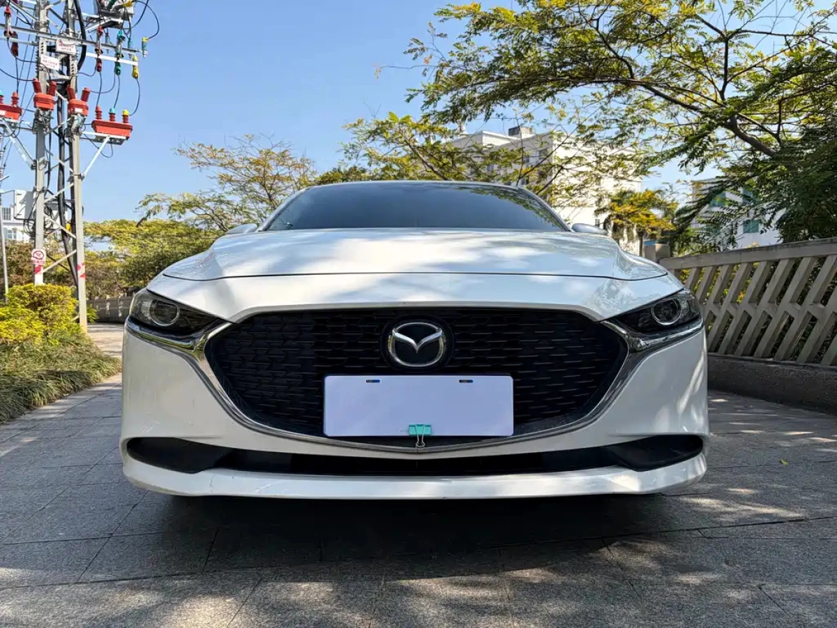 MAZDA 3 AXELA