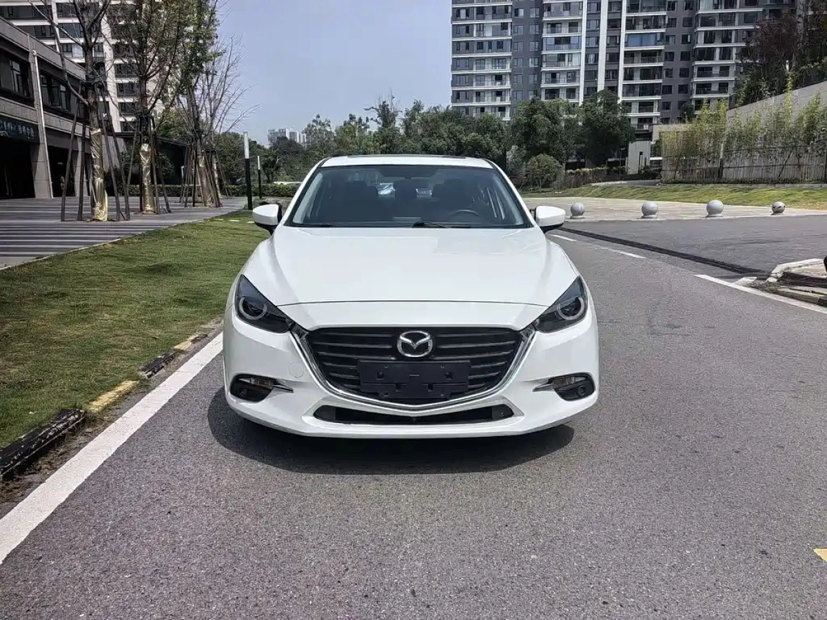 MAZDA 3 AXELA