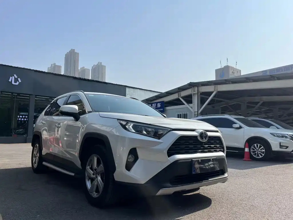 TOYOTA RAV4