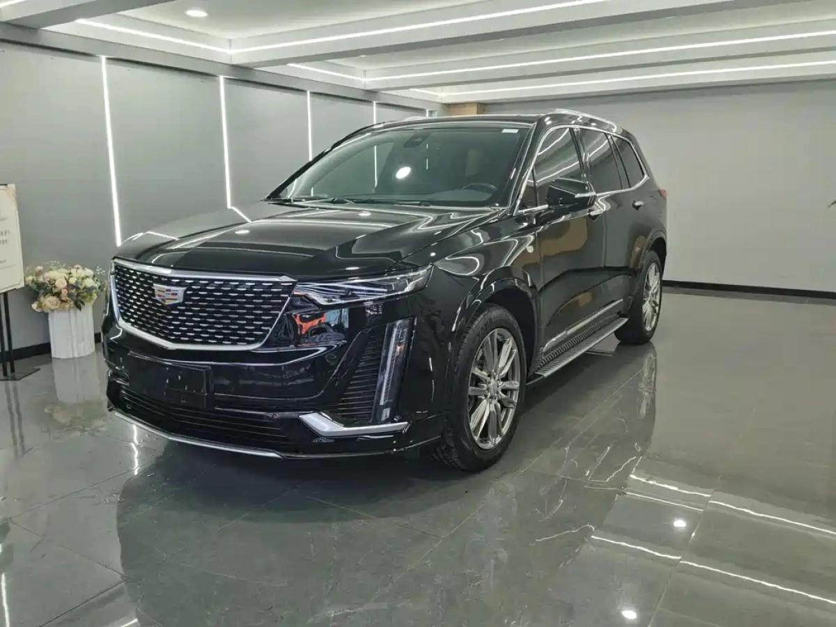 CADILLAC XT6