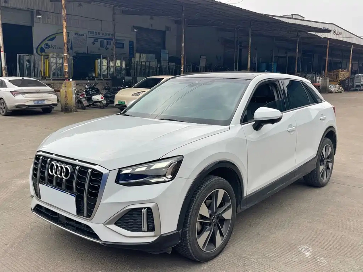 AUDI Q2L