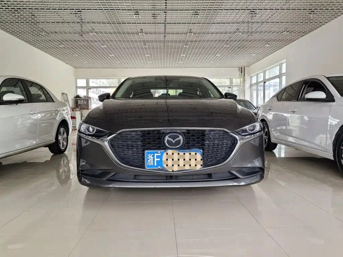MAZDA 3 AXELA