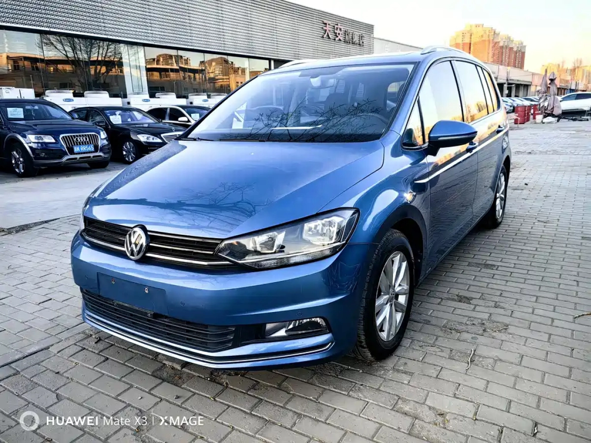 VOLKSWAGEN TOURAN  2019