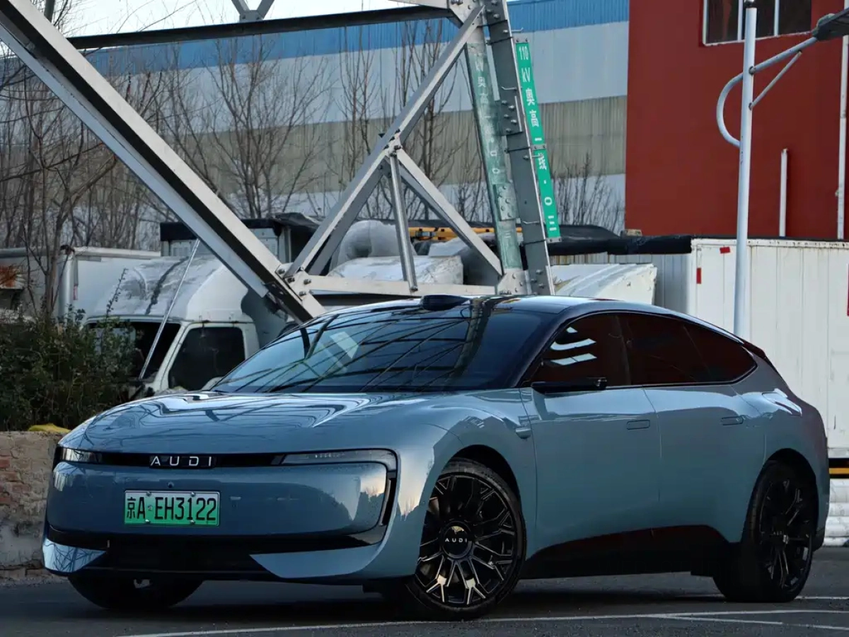 AUDI E5 SPORTBACK  2025