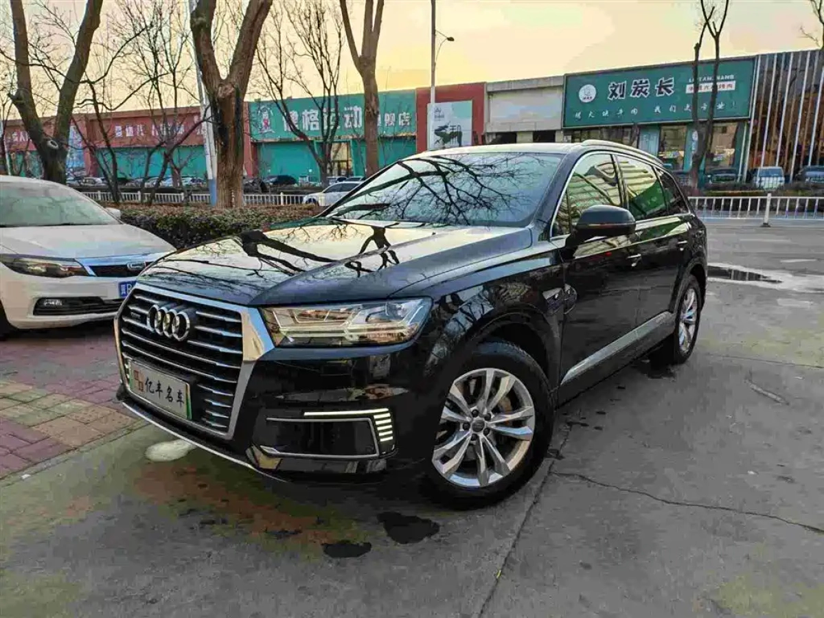 AUDI Q7 NEW ENERGY  2019