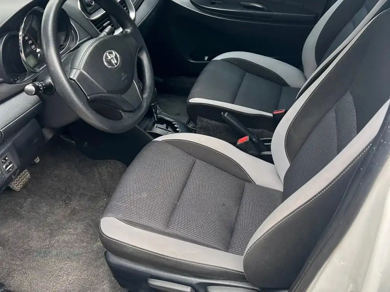 TOYOTA YARIS L DAZZLING