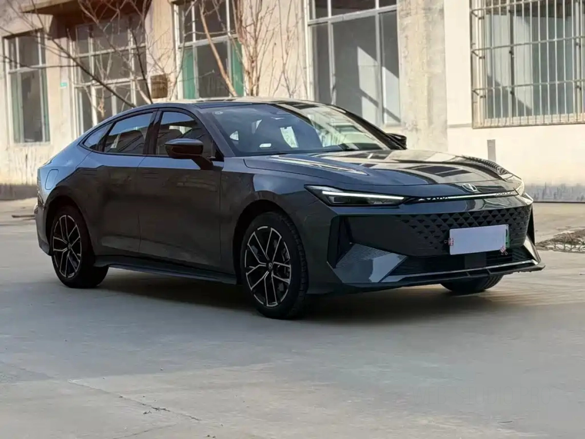 CHANGAN UNI-V IDD  2024