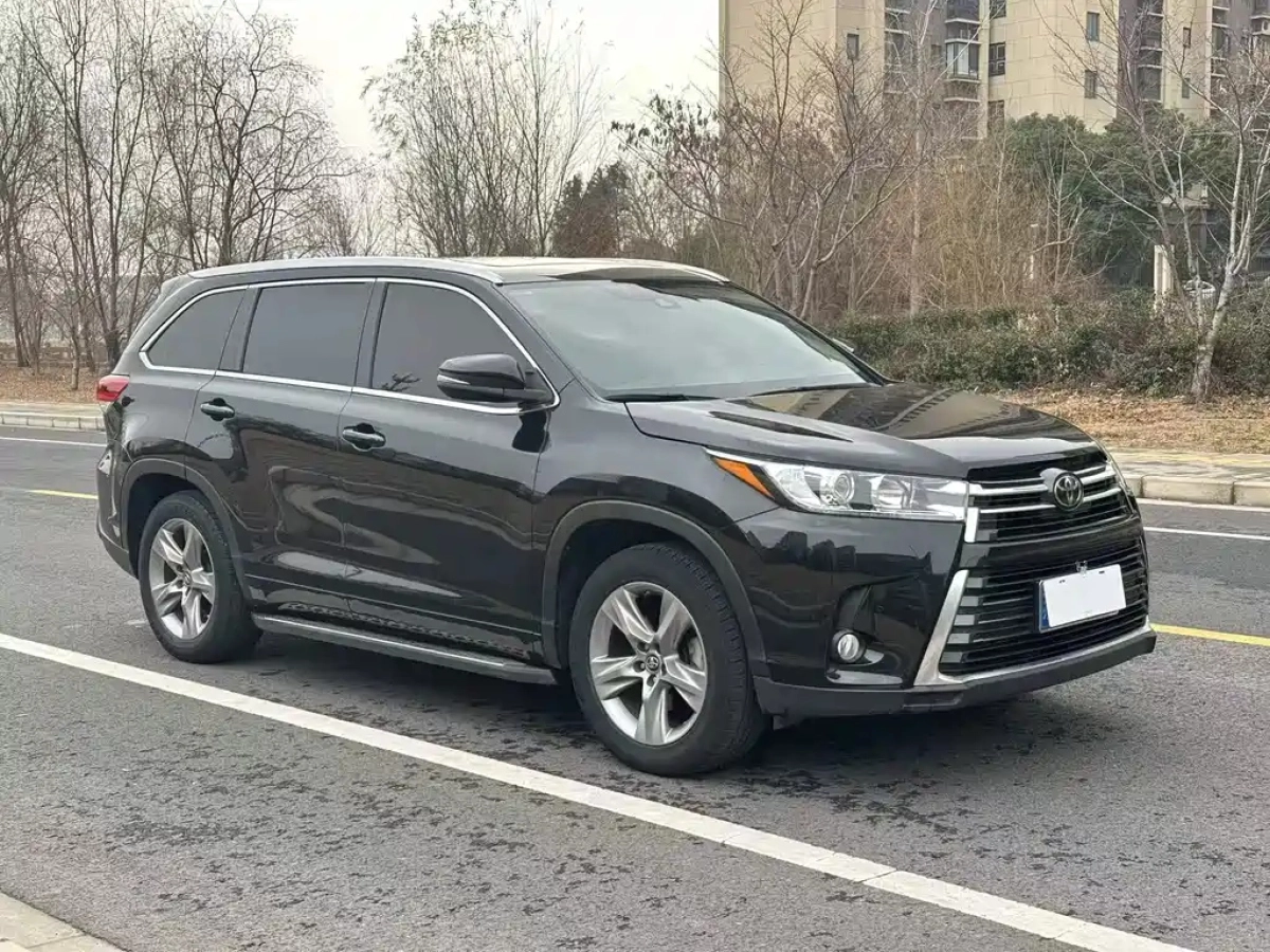 TOYOTA HIGHLANDER