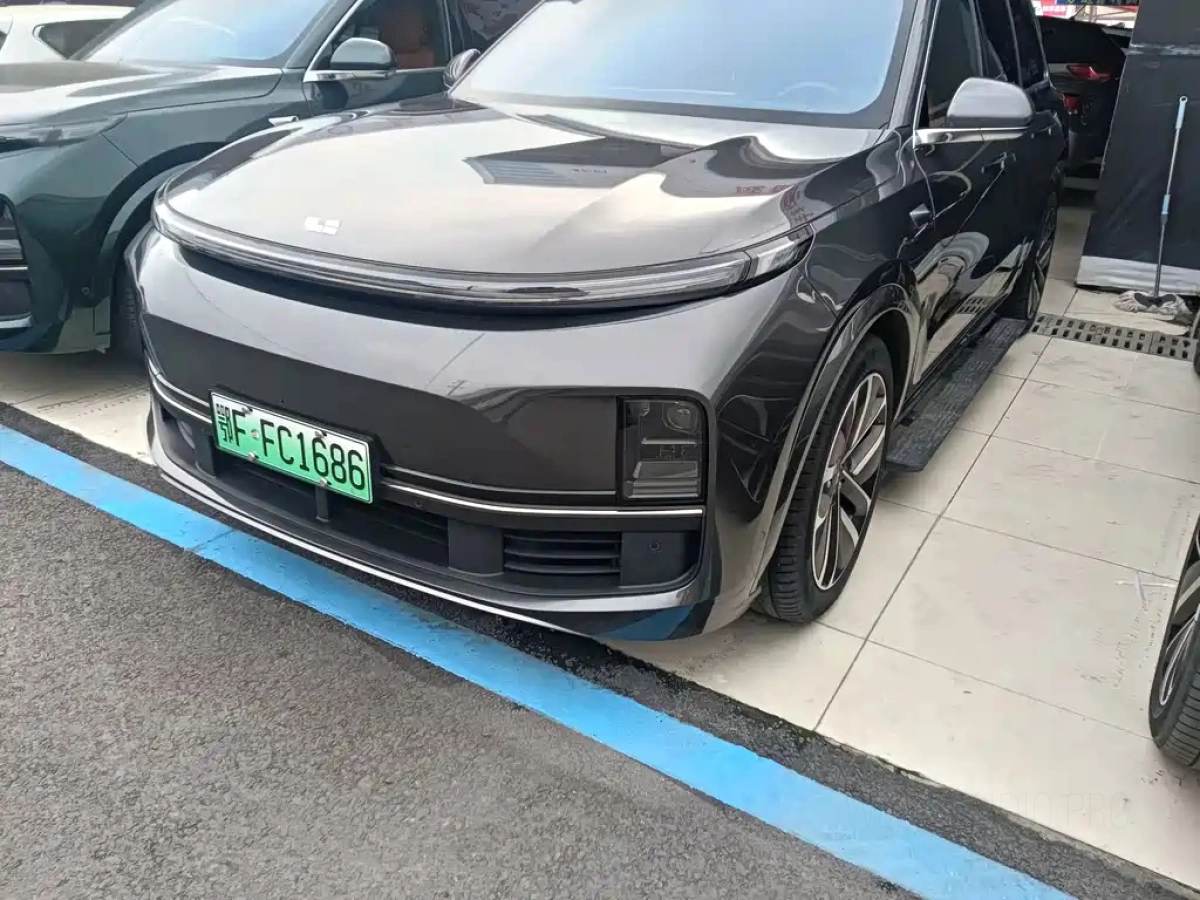 LI AUTO L9  2024