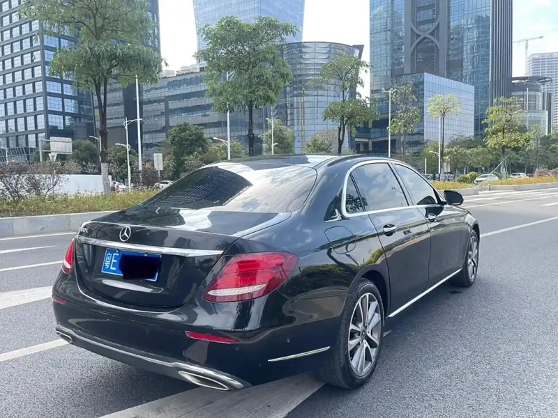 MERCEDES BENZ E-CLASS