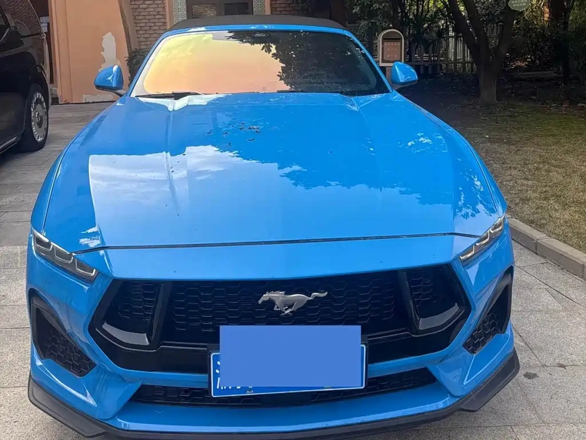 FORD MUSTANG