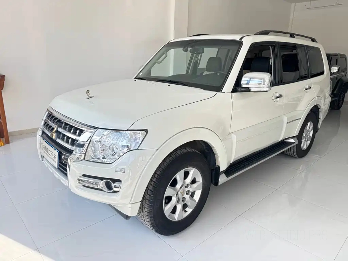 MITSUBISHI PAJERO IMPORT  2020