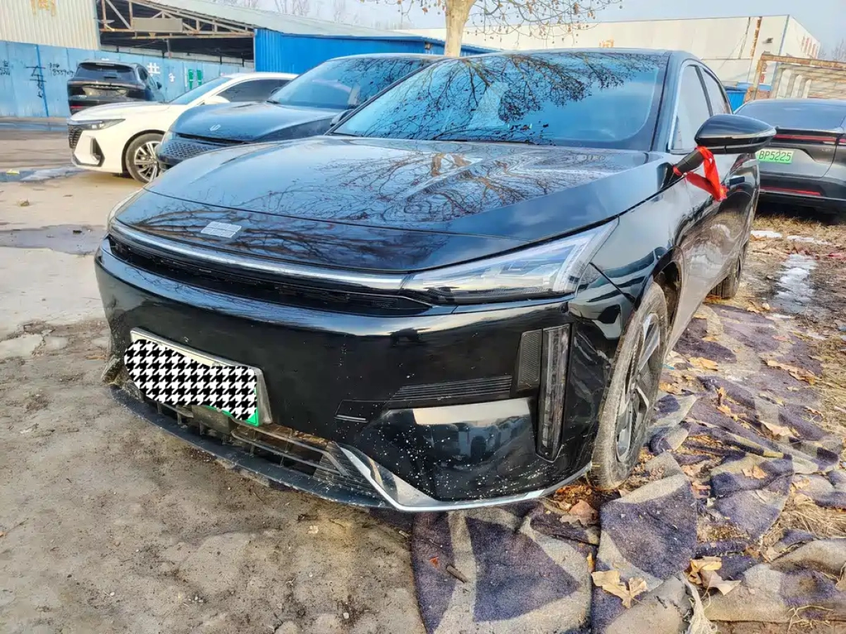 GEELY GALAXY GALAXY L6  2024