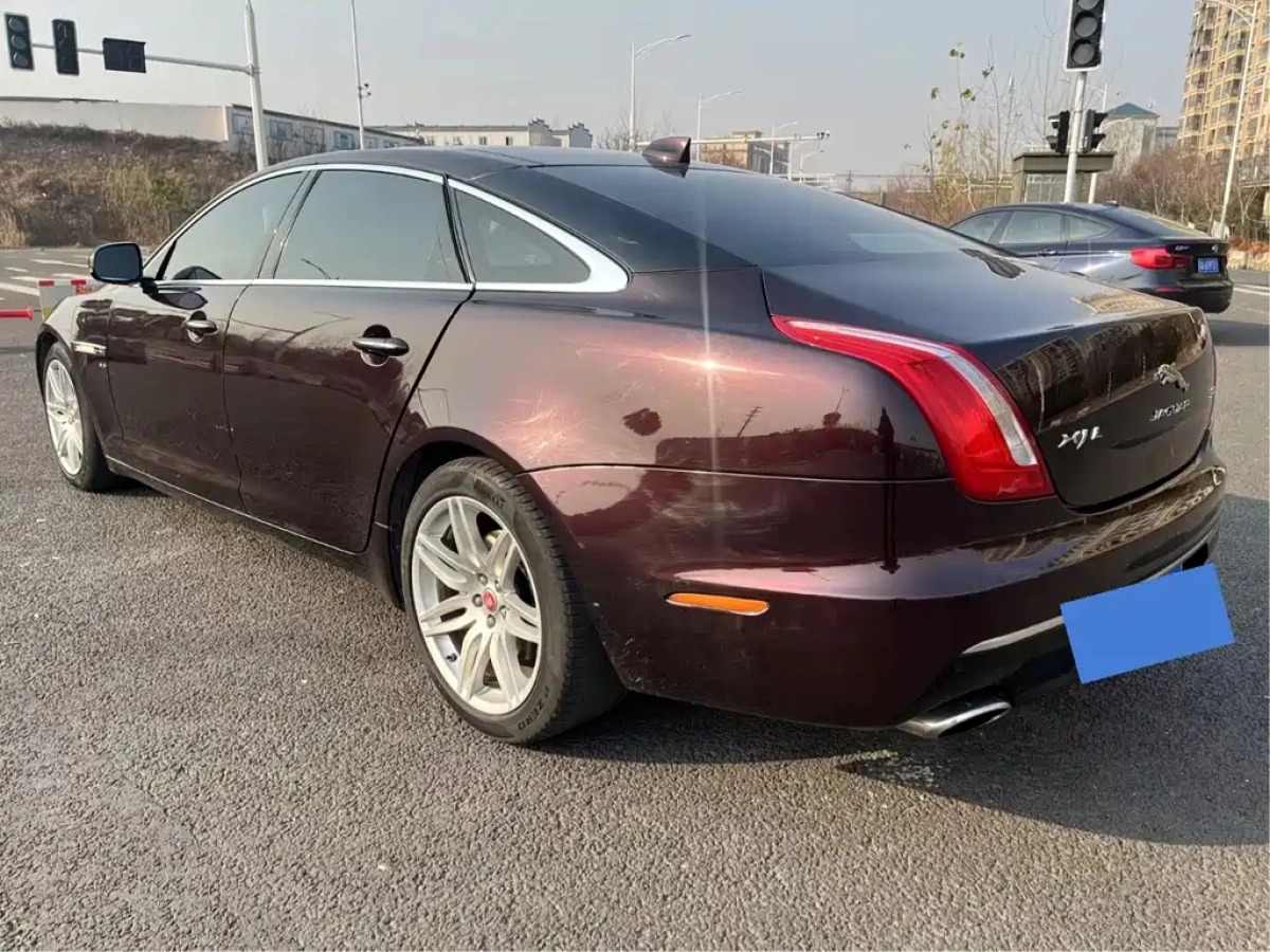 JAGUAR XJ
