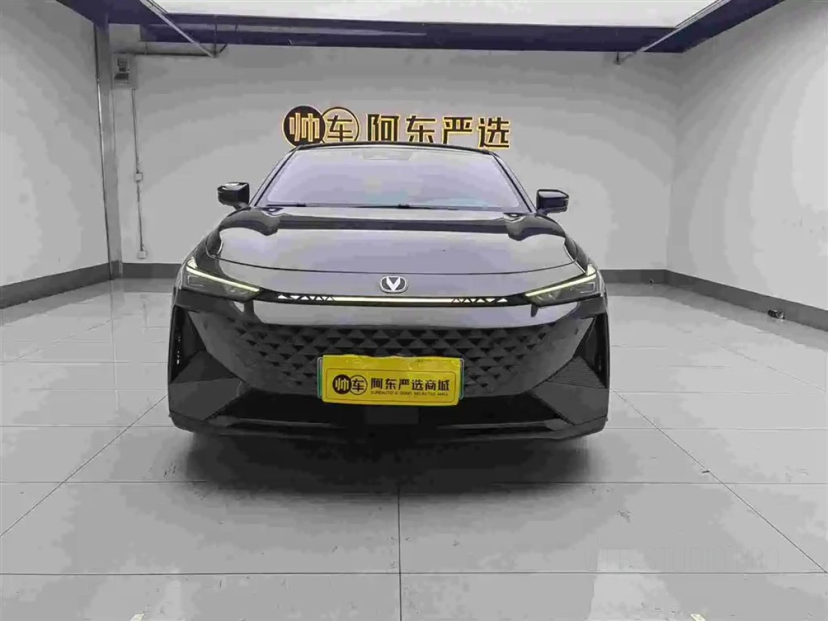 CHANGAN UNI-V IDD  2024