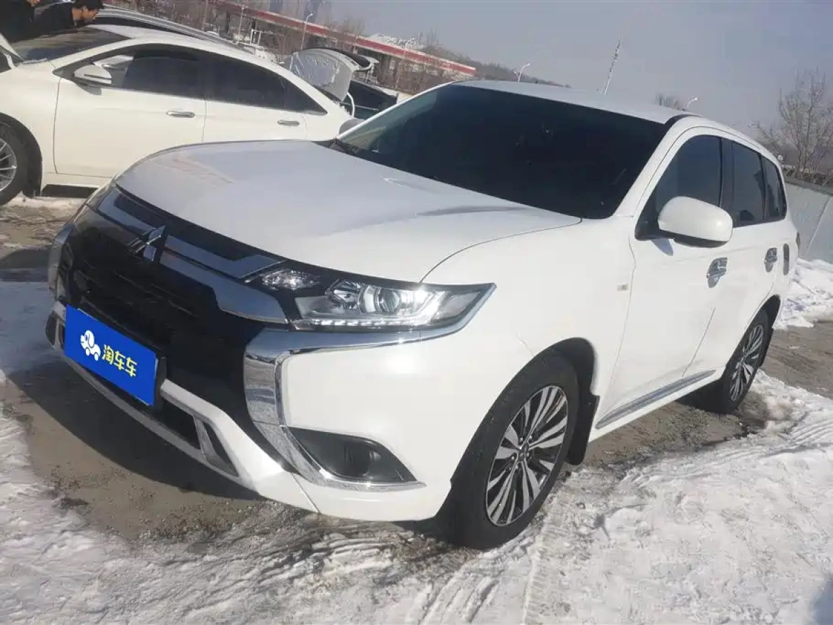 MITSUBISHI OUTLANDER  2022