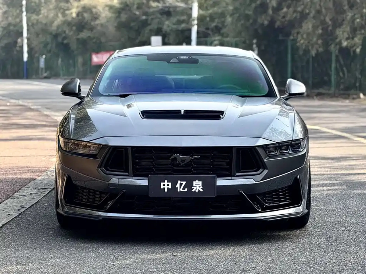 FORD MUSTANG