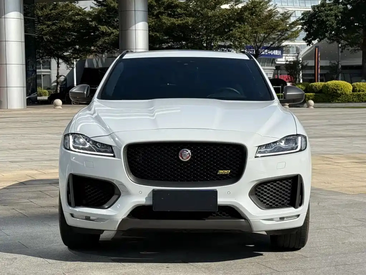 JAGUAR F-PACE