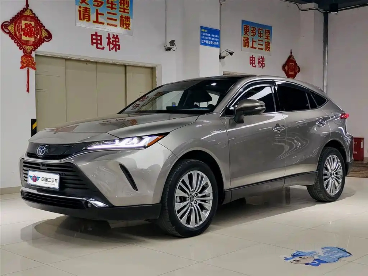 TOYOTA HARRIER  2022