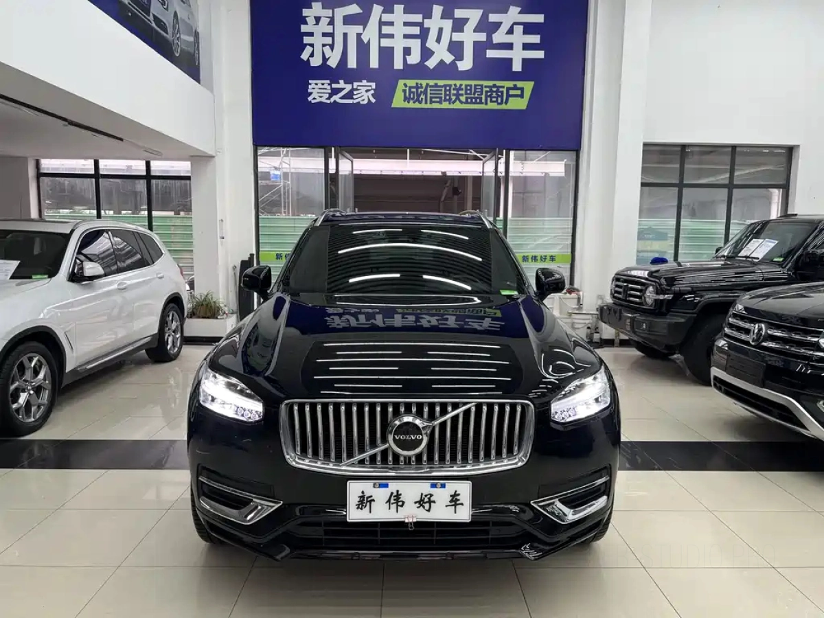 VOLVO XC90